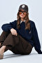 سويت شيرت نسائي مطرز بـ 3 خيوط باللون الأزرق الداكن Vs01320 - 5