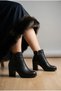 Women's Black Zippered Simple Daily Use Short Heeled Boots Shoes - 4