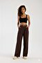 These high-waisted pants are designed for successful women. - 3