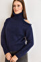 Women's Navy Blue One-Shoulder Low-Cut Thick Knit Sweater with Accessories Kzk-19001052 - 5