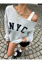 سويت شيرت نسائي من Nyc مطبوع برقبة قارب قصة فضفاضة - 5