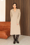 فستان تريكو بياقة على شكل V وأكمام طويلة تصل إلى أسفل الركبة، تصميم أساسي مريح بقصة متوسطة الطول وطبقة مزدوجة - 5