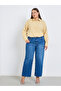 قميص نسائي مرصع بأحجار الراين بمقاسات كبيرة - 2