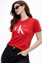 تي شيرت CK نسائي - تي شيرت بقصة ضيقة منقوش عليه حرف Monogram - 2
