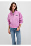 سويت شيرت وردي بسحاب نصفي مطبوع عليه شعار 1S10373-71067 - 2