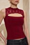 Bordo Fitted/Vücuda Oturan Dik Yaka Kolsuz Dantel Detaylı Esnek Örme Bluz TWOSS26BZ00036 - 3