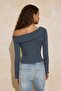 Antrasit Fitted/Vücuda Oturan Asimetrik Yaka Aksesuar Detaylı Fitilli Esnek Örme Bluz TWOSS26BZ00072 - 4