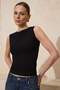 Siyah Fitted/Vücuda Oturan Kayık Yaka Kolsuz Yumuşak Örme Bluz TWOSS26BZ00045