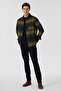 قميص كونيل الرجالي المنسوج بأكمام طويلة باللون الأخضر الزمردي