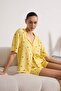Sarı Çiçek ve Kurdele/Fiyonk Desenli Viskon Dokuma Pijama Takımı THMSS26PT00041 - 2