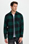 Men's regular fit classic fit plaid pocket lumberjack shirt