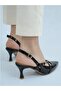 Stylish High-Heeled Shoes with Belt Detail - 3