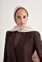 شال كريمي مزين بحروف مونوغرام جانبية - 4