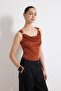 Kiremit Fitted/Vücuda Oturan Degaje Yaka Kalın Askılı Kolsuz Buzzy Örme Bluz TWOSS26BZ00266