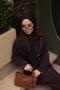 شال من الصوف والحرير بنمط زهرة الصفير بلون تان