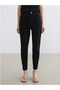 Artı-Store Slim Mom Fit; One-Piece Cut That Tapers from the Waist to the Ankle. - 4