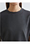 Artı-Store Oversized Cut-Out Women's T-Shirt, with a Crew Neck and Short Sleeves. - 3