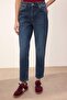 Trendyolmilla Wardrope Essentials Mavi Yüksek Bel Az Esnek Bilek Boy Mom Jeans TWOSS26JE00109