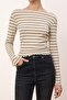 Wardrobe Essentials-Ekru Çizgili Fitted/Vücuda Oturan Kayık Yaka Raporlu Örme Bluz TWOSS26BZ00176 - 3