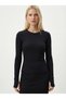Women's Black Basic Crew Neck Flexible Blouse with Finger Detail
