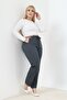 Elastic Waist Relaxed Fit Plus Size Women's Jeans - 3