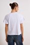 Beyaz %100 Pamuk Fırfır Detaylı Basic Bisiklet Yaka Örme T-Shirt TWOSS22TS2429 - 4