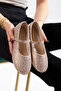 Hira Babet Shines with Its Shiny Material. - 3