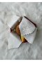 غطاء خبز مطرز بالزهور. نموذج الزوايا