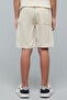 شورتات بيضاء سادة للأولاد مع أزرار للإغلاق - 4