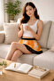 Women's Lace Detailed Pleated Printed Crepe Fabric Elastic Mini Skirt - 2