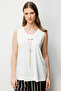 Sleeveless Blouse with Chain Accessories