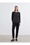 بلوزة LCW Grace ذات ياقة دائرية سوداء - 2