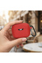 حافظة JBL Tune Buds 2 من السيليكون غير اللامع باللون الأحمر مع جهاز تعليق