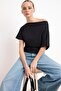 Siyah Fitted/Vücuda Oturan Asimetrik Yaka Büzgülü Crop/Kısa Pamuklu Esnek Örme Bluz TWOSS26BZ00337 - 2