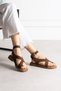 Women's Brown Suede Cross-Strapped Flip-Flop Sandals with Buckle – Flat Sole Casual Sandals Miel - 3