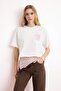 Ekru %100 Kalın Pamuklu Ön ve Arka Baskılı Oversize Kalıp Örme T-Shirt TWOSS23TS00269 - 2