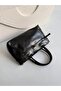Manu Model Hand and Women's Shoulder Bag Black - 2