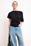 Siyah Fitted/Vücuda Oturan Asimetrik Yaka Büzgülü Crop/Kısa Pamuklu Esnek Örme Bluz TWOSS26BZ00337