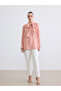بلوزة كبيرة الحجم بياقة وشاح وردية اللون من LCW STUDIO - 2