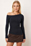 Women's Navy Blue Asymmetrical Collar Side Slit Blouse Arm-26K001066 - 2
