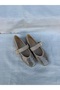 Women's flat shoes