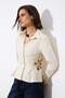 Limited Edition Bej Çiçek Nakış Detaylı Bele Oturan Poplin Gömlek TWOSS26GO00057 - 5