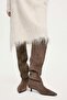 Kitten-heeled boots