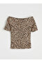 بلوزة ذات ياقة قاربية باللون البني من متجر GiyÇık، عبوة من طبعة الفهد قطع - 5