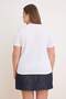 Beyaz Bisiklet Yaka Çiçek Aksesuarlı Örme Büyük Beden T-shirt TBBSS26BF00003 - 4