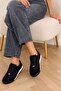 Women's Sneaker with Flat Sole and Laces - 4