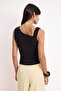 Siyah Fitted/Vücuda Oturan Asimetrik Yaka Kolsuz Aksesuar Detaylı Esnek Örme Bluz TWOSS26BZ00187 - 4