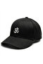 قبعة مطرزة بشعار OM