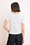 Beyaz Çilek Baskılı Fitted/Vücuda Oturan Baskılı Örme T-Shirt TWOSS25TS00082 - 4