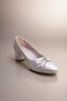 Elegant Silver Shiny Leather Square Heel Yu Round Toe Eyaz Stone Heel Shoes